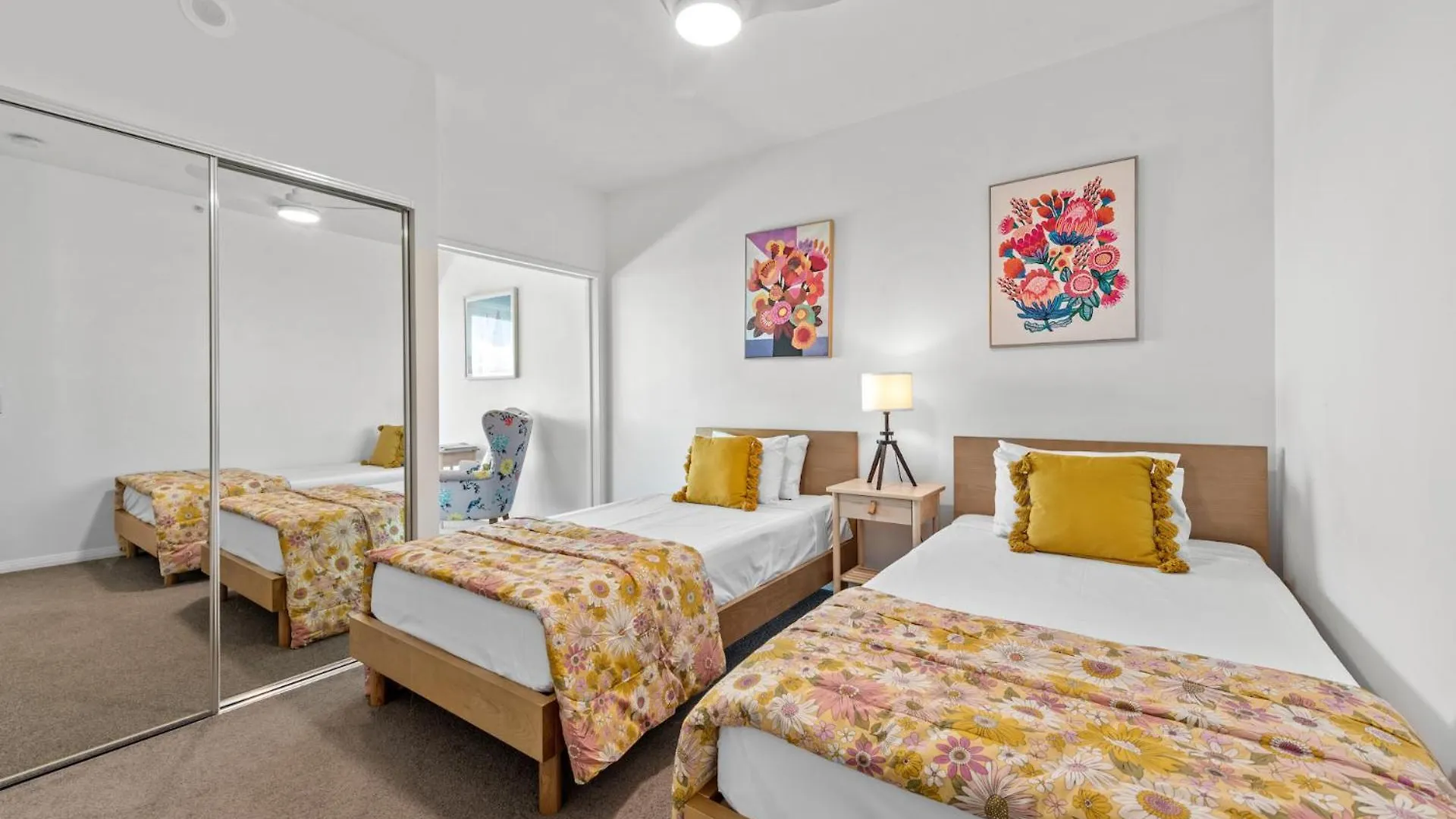 Proximity Waterfront Apartments 레드클리프 아파트호텔